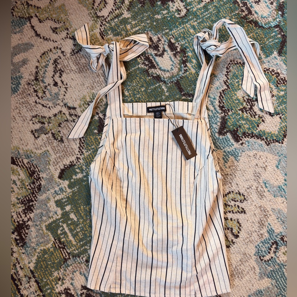 PrettyLittleThing Linen‎ Blend Striped Tie Strap Top NWT Size 4 beige - Picture 3 of 4